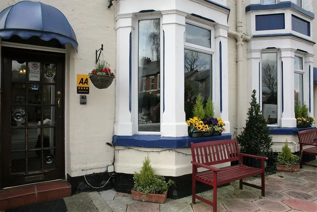 Hamilton Court Hotel Chester 4*,